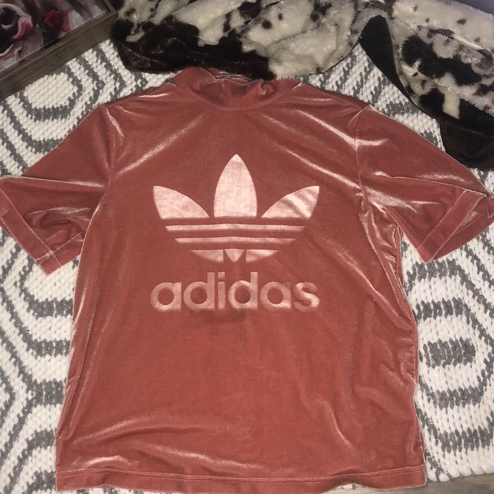 Velvet short sleeve adidas shirt